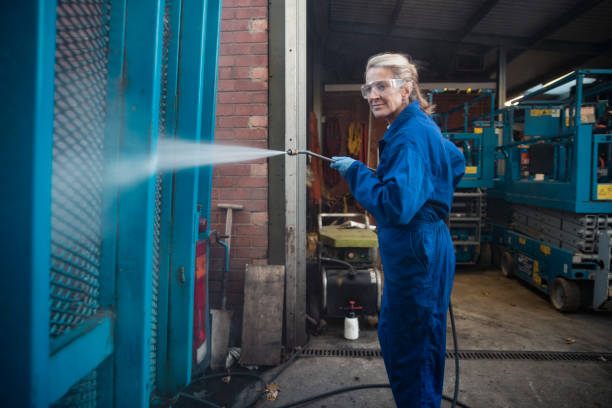 Best Roof Power Washing Services  in Eldora, IA